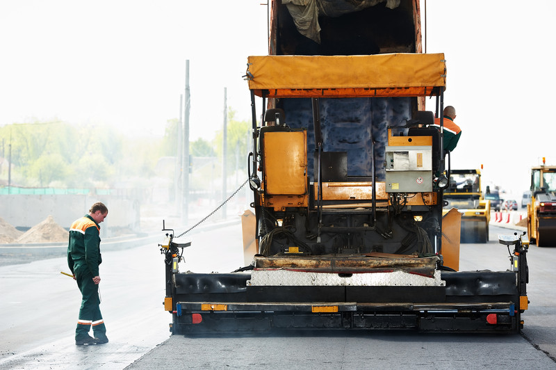 Anti collants et débituminants spécifiques pour enrobés à chaud, tièdes ou à froid, en centrales, sur chantiers, en ateliers. Enrobés routiers. Enrobés à chaud. Enrobés tièdes. Enrobés à froid. Asphalte. Bitume. Débituminant végétal. Anti collant végétal